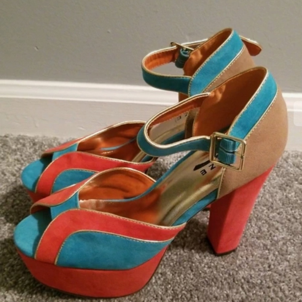Platforms - Picture 3 of 5